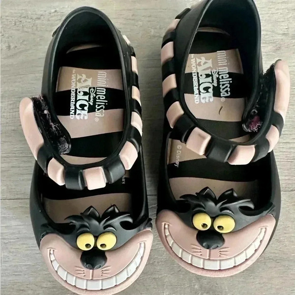 Mini Melissa Cheshire Cat Alice in Wonderland toddler 5 - Picture 6 of 6
